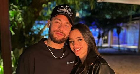 Neymar Splits From Girlfriend Amid Sex Contract Claims Turbo Celebrity