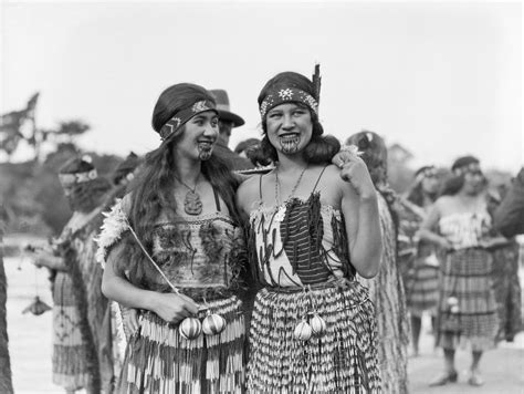 Maori Women In Traditional Kapa Haka Performance The Past Is A