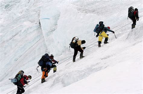 Climbing Mount Everest Photos The Big Picture