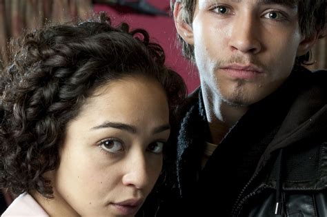 Robert Sheehan On Girlfriend Sofia Boutella You Re Staring At Five