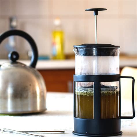 Discover how to use the french press to make a perfect coffee on illy.com. How to use a French press coffee maker | Snappy Living