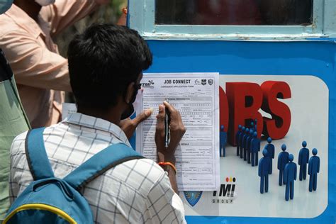 ‘jobless Growth’ Fuels India’s Unemployment Crisis New Lines Magazine