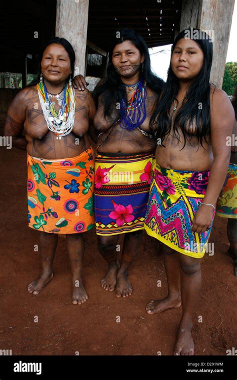 Embera Women Of The Darien Banque De Photographies Et Dimages Haute R Solution Alamy