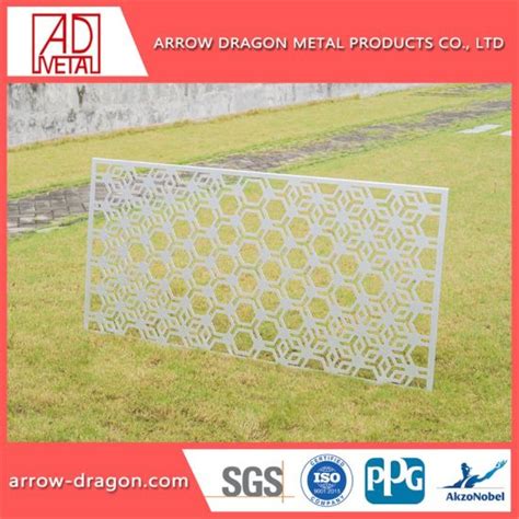 China Laser Cut Metallic Paint Aluminum Screen Panels Mashrabiya