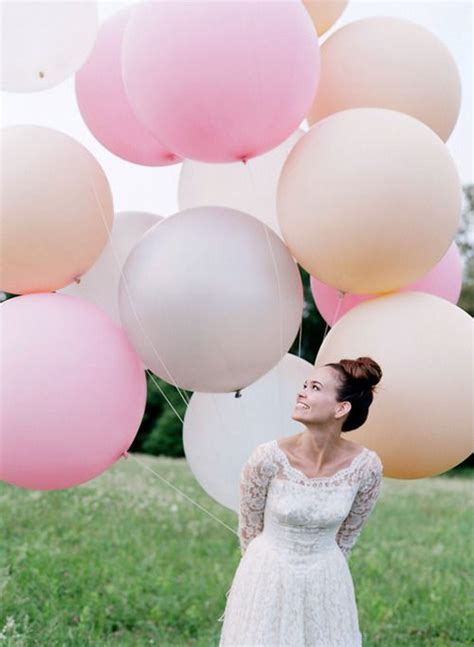 35 Giant Balloon Wedding Ideas For Your Big Day Deer Pearl Flowers
