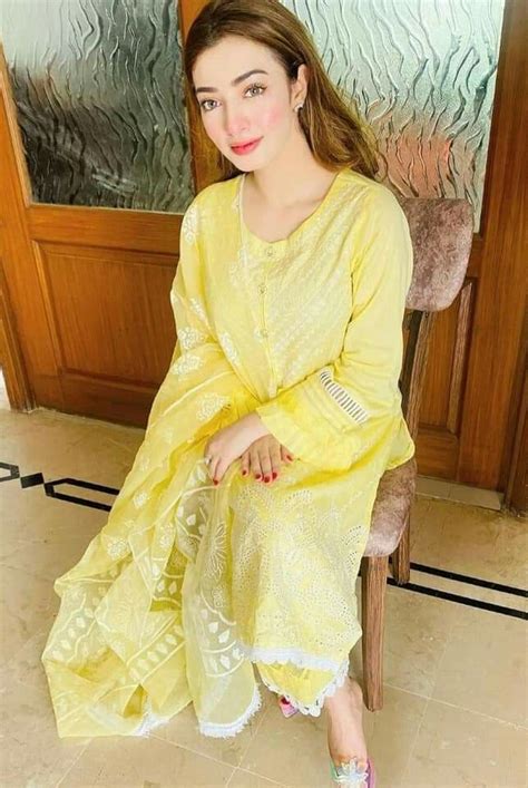 Pin By Beautiful Collection On Nawal Saeed Trending Fashion Outfits