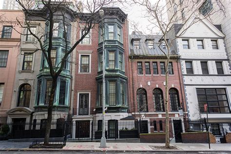 Houses In Manhattan Prices Down Sales Up Metro Us