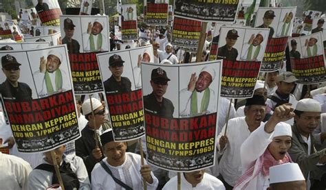 Indonesian Islamic Sect Members Say They Re Denied State Ids Over Their Beliefs