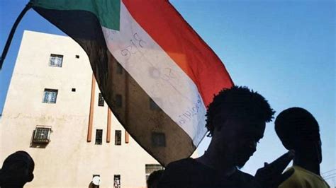 مظاهرات السودان عودة المظاهرات الحاشدة ضد الانقلاب في الخرطوم بعد يوم دامٍ bbc news عربي