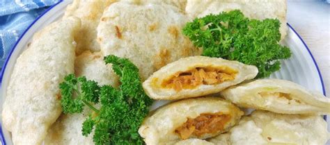 Cincang halus bawang putih dan bawang bombay, lalu tumis bersama daun salam, lengkuas, cabai rawit hingga berbau harum. Cara Membuat Cireng Isi yang Mudah Tanpa Harus Ribet dan ...