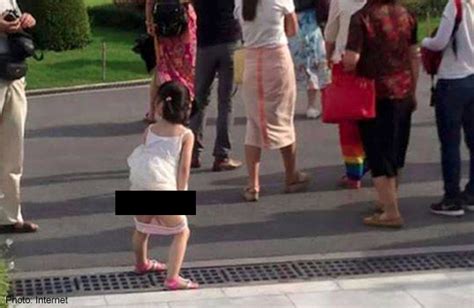 Thai Netizens Enraged Over Photo Of Chinese Girl Urinating In Public News Asiaone