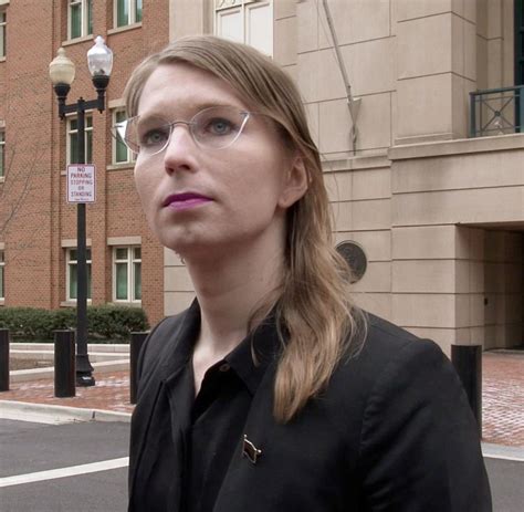 Chelsea manning, who was born as bradley manning, joined the army in 2007 and was sent to iraq in 2009. Missachtung der Justiz: Whistleblowerin Chelsea Manning ...