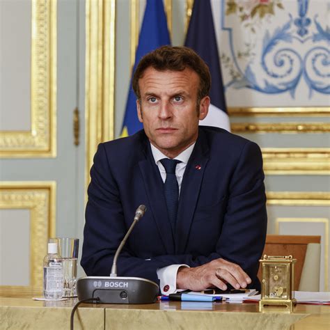 Présidentielle 2022 Lessentiel Du Programme De Emmanuel Macron En 8