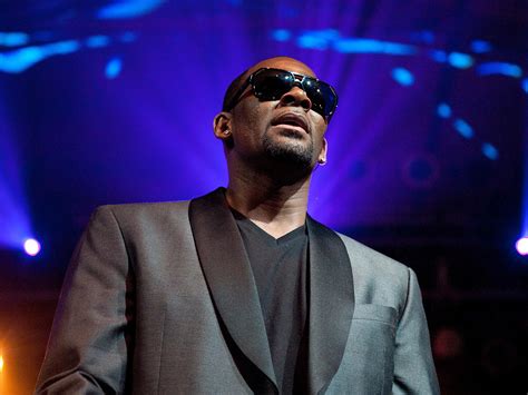 I believe i can fly. R. Kelly's Ex-Wife Accuses Him Of Physical Abuse | WJCT NEWS
