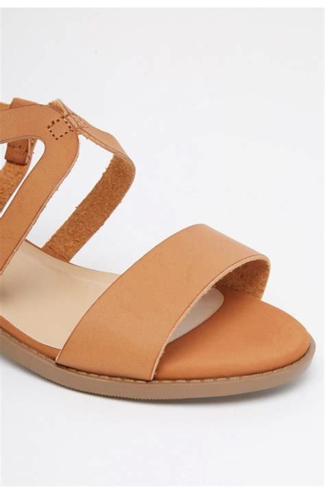 22 Legitimately Cute Shoes For Ladies With Wide Feet Cute Shoes Wide Fit Sandals Wide Sandals