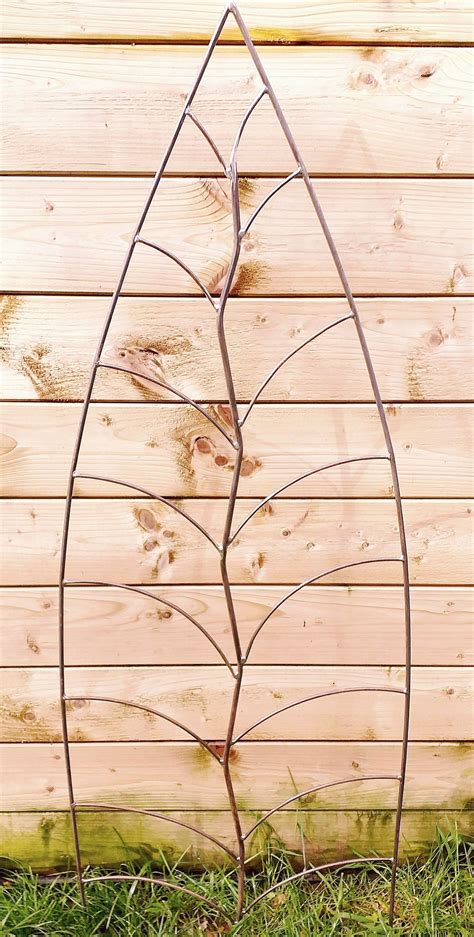 Garden Trellis Leaf Shape Metal Plant Support Leaf Shape Trellis To