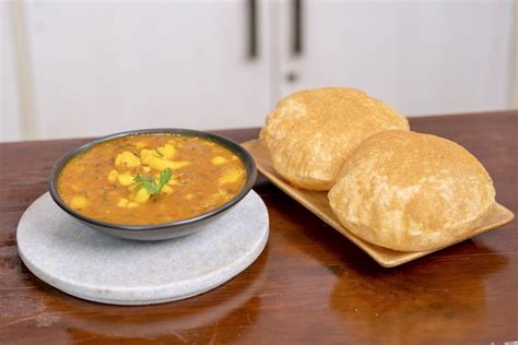 Poori Aloo Bhaji Recipe Puri Bhaji Banane Ki Recipe Aloo Puri Bhaji Recipe Chef Kunal Kapur