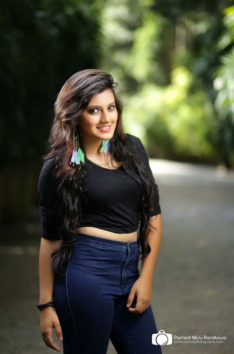 Sri Lankan Hot Girls Shanudrie Priyasad Hot And Sexy New Photo Shoot