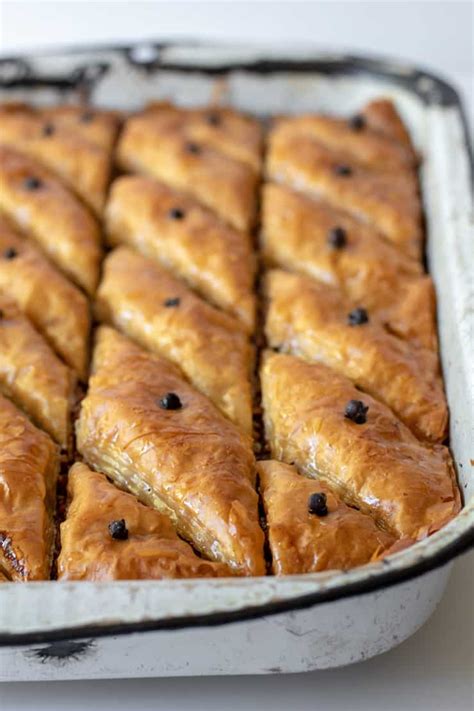 Greek Baklava Recipe {nuts Phyllo Honey Syrup} The Hungry Bluebird
