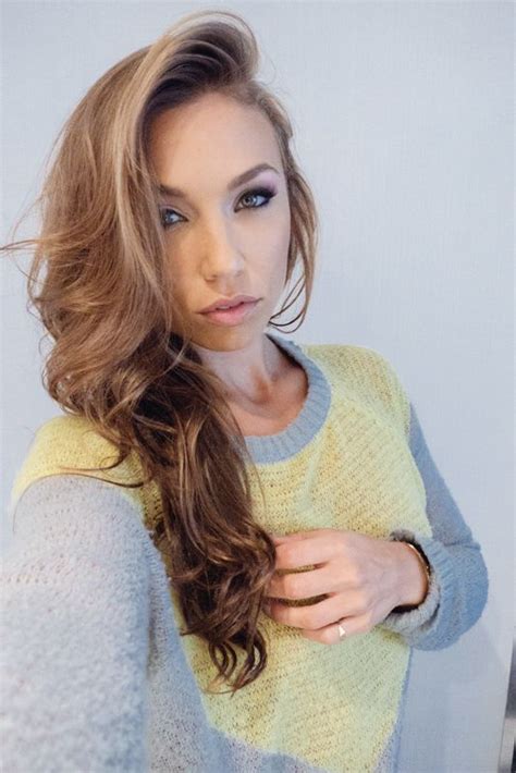 Selfie Sessions Nicole Mejia Nicole Mejia Sexy Hair Beauty