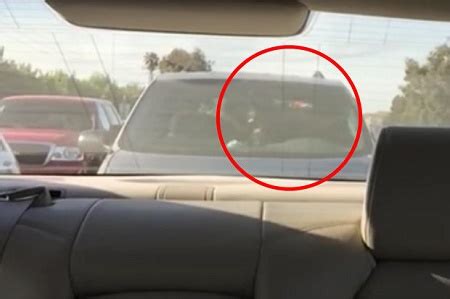 Unbelievable Couple Caught Having Public S X In Middle Of Traffic Jam Photo Video