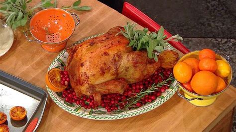 Simple Ways To Beautifully Garnish Thanksgiving Turkey Rachael Ray Show