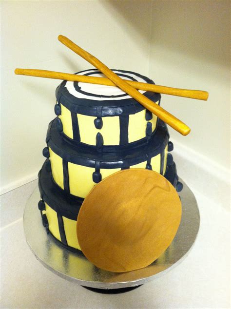 Drum Cake Made To Match The Recipients Actual Set Drum Cake Hickory