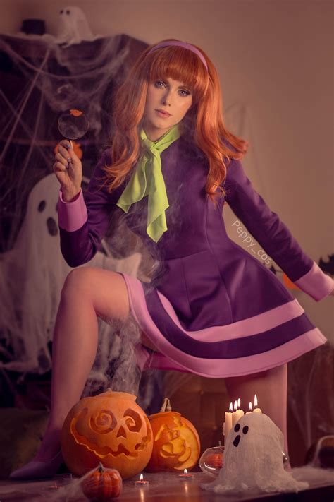 Daphne Blake From Scooby Doo Cosplay By Peppy Cos R Cosplayforeveryone