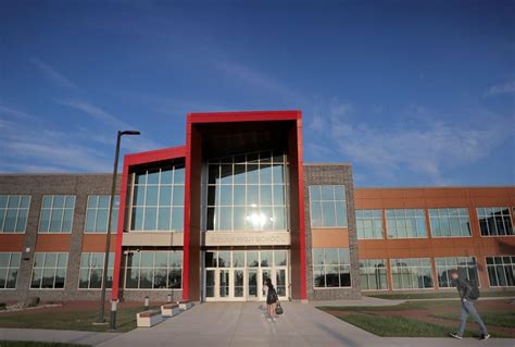 See Students Arriving On The First Day In The New Neenah High School