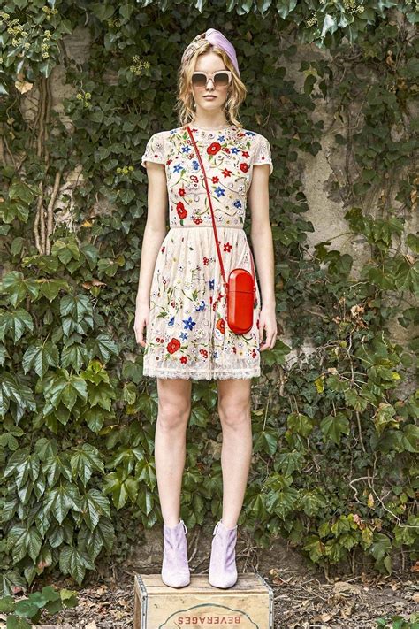 Alice Olivia Spring 2017 Ready To Wear Fashion Show Trong 2020 Thời