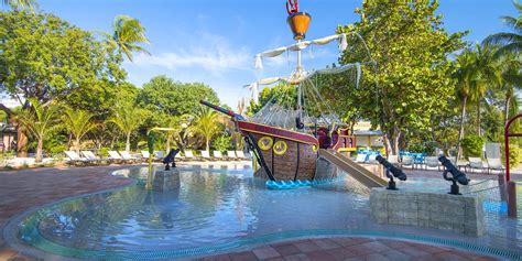 — the reason many families flock to the islands for vacations. Florida Keys Hotels: 11 Kid-Friendly Resorts for Families | Family Vacation Critic