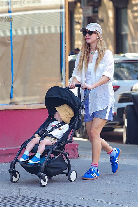 Jennifer Lawrence Wears Shorts While Out With Her Son In New York Hollywood Life