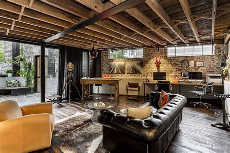 Welcome to the industrial interior design style guide where you can see photos of all interiors in the industrial style including kitchens, living rooms, bedrooms, dining rooms, foyers and more. 33 Inspiring Industrial Style Home Offices That Sport ...