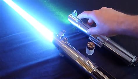 Vidéo Lincroyable Sabre Laser Fabriqué Par Un Fan De Star Wars