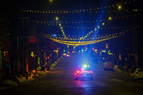 Il y a 2 heures|3 vues. Couvre-feu au Québec | Les policiers ont distribué 740 ...