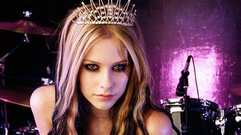 Avril Lavigne Super Star Singer Desktop Wallpaper 01 Preview