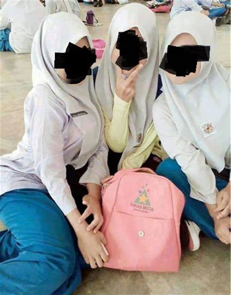 Posing Selfie Maut Budak Sekolah Memang Mengancam Betull Ayam Gilerr