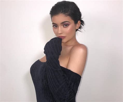 Kylie Jenners Snapchat Got Hacked Intimate Photos And Videos Could