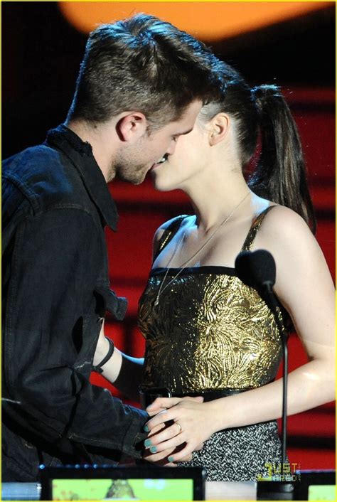 Robert Pattinson And Kristen Stewart Best Kiss Couple Kristen Stewart Photo 12797136 Fanpop