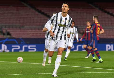 Complete overview of juventus vs barcelona (champions league grp. Barcelona 0-2 Juventus: First-half summary — Ronaldo ...