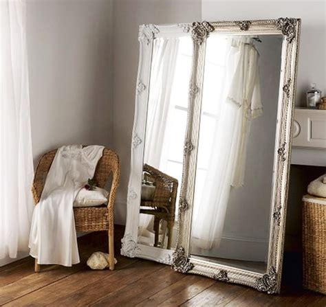 Wie und ob sich das letztendlich auswirkt, kann man pauschal gar nicht sagen. attraktive-deko-mit-dekorativem-spiegel-im-schlafzimmer ...