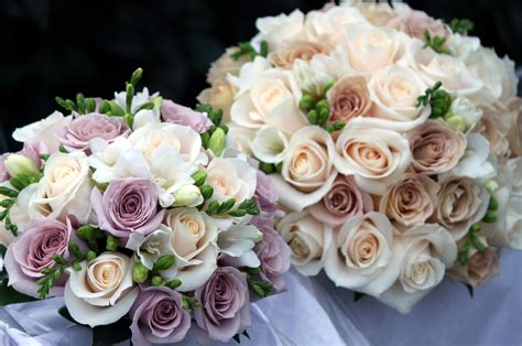 2560x1700 Roses Flowers Wedding Bouquets Chromebook Pixel Wallpaper