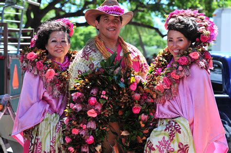 Hawaiis Rich Culture Of Hula Traditional Dresses Hula Beauty