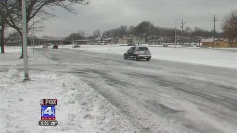 Kcmo Snow Plow Crews Work To Keep Streets Open Fox 4 Kansas City Wdaf