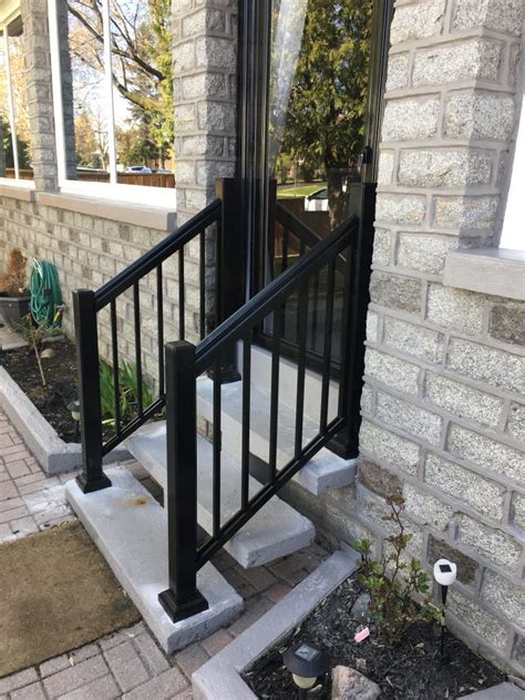 Install a metal stair railing kit on outdoor steps to increase safety, pass building codes and complete your deck railing look all at once. porch-outdoor-stair-steps-railings-mississauga - GTA RAILINGS