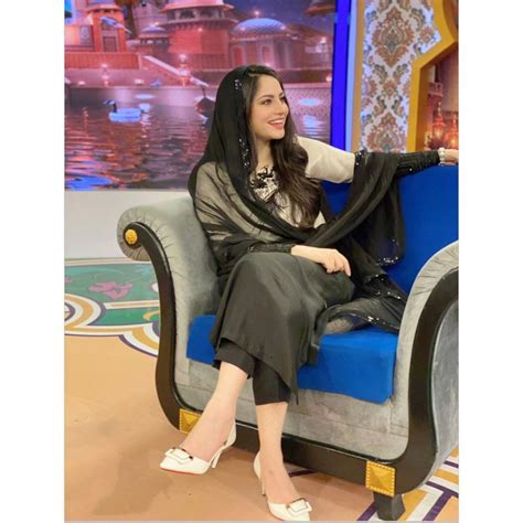 40 Pictures Of The Beautiful Neelam Muneer In Black Attire Reviewitpk