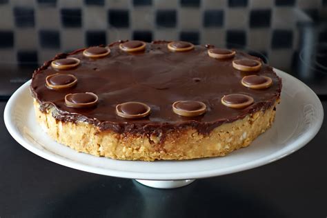 Snickers torte selber machen ohne backen schnell einfach. Snickers - Kuchen (Rezept mit Bild) von saniangel ...