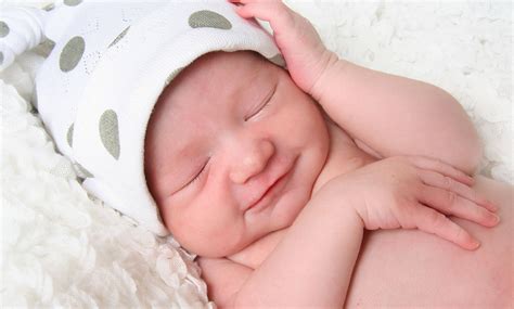 5 Tahap Perkembangan Bayi Usia 0 12 Bulan Si Kecil Bagaimana