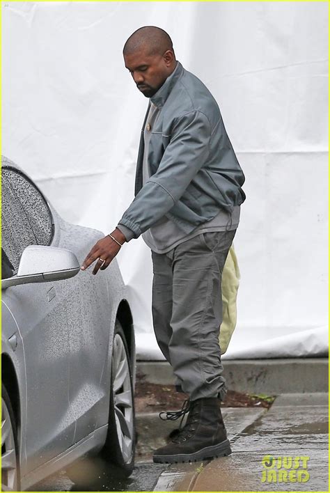 Kanye West Spends The Day At His Office In Calabasas Photo 4224398