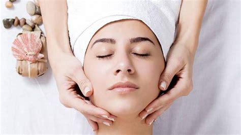 Here S Why A Facial Massage Is An Important Skincare Ritual